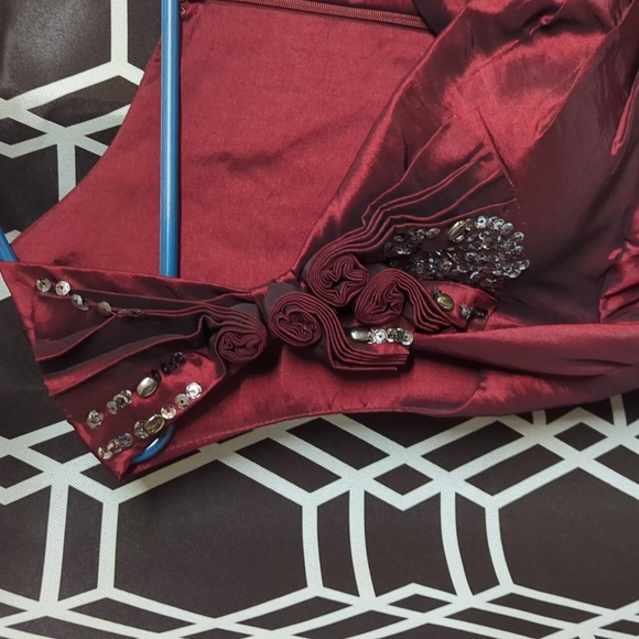 Ladies evening gown nwt With Earings And Bracelette - Picture 4 of 15